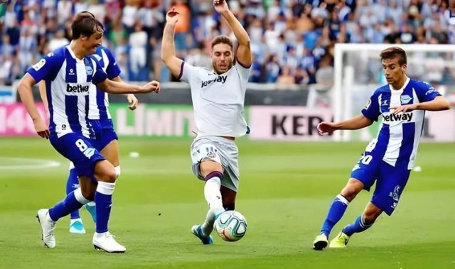 西甲豪强碰撞！第六贝蒂斯迎战第十二巴伦西亚，胜负难料