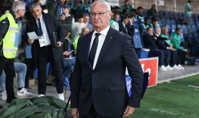 73岁补锅匠再显神通！罗马3-1掀翻AC米兰，欧冠末班车还有戏？