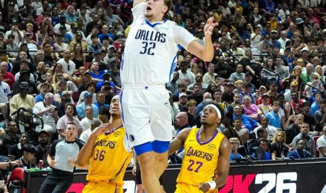 弗拉格夏联首秀21中5 关键防守+突分锁定胜局