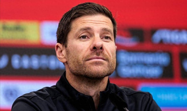 皇马换帅倒计时，阿隆索拒绝拜仁利物浦，只为接伯纳乌的电话