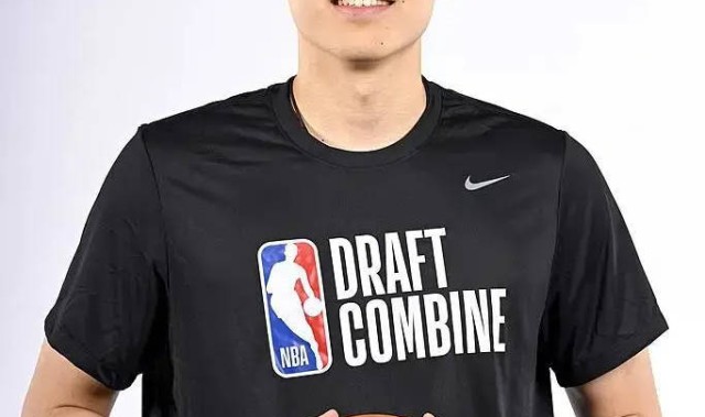 杨瀚森联合试训首战高效12分 三分+强硬2+1初露峥嵘