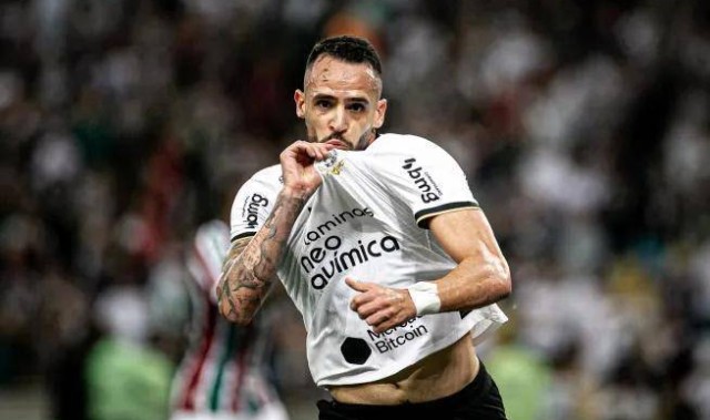 意外！曝上港或免签37岁巴西队长，曾效力德甲豪门，比肩奥斯卡！