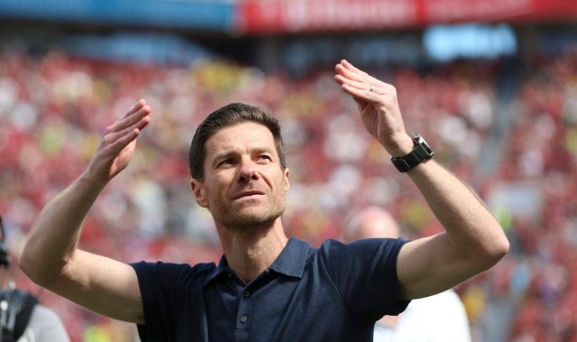 多特蒙德4-2逆转勒沃库森，连赢四场逼近前四，欧冠席位希望再燃