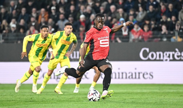 2200万身价！法媒：热刺追求雷恩前锋卡里姆恩多，雷恩要价3000万