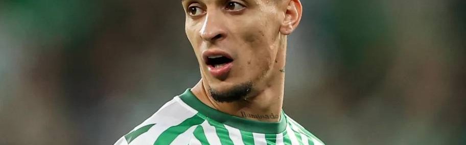 安东尼留守西甲受阻，高额转会费成为障碍，法布雷加斯抛出橄榄枝