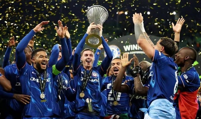 欧协联切尔西4-1贝蒂斯夺冠，成就欧战全满贯伟业，帕尔默关键