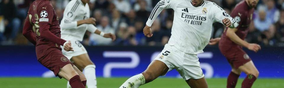 欧冠回顾：晋级五五开！欧冠淘汰赛开始即王炸，皇马拜仁恐出局，红军也艰难