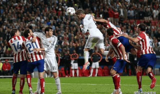 催泪！拉莫斯再现9248名场面，做C罗庆祝动作，缔造世俱杯大冷门